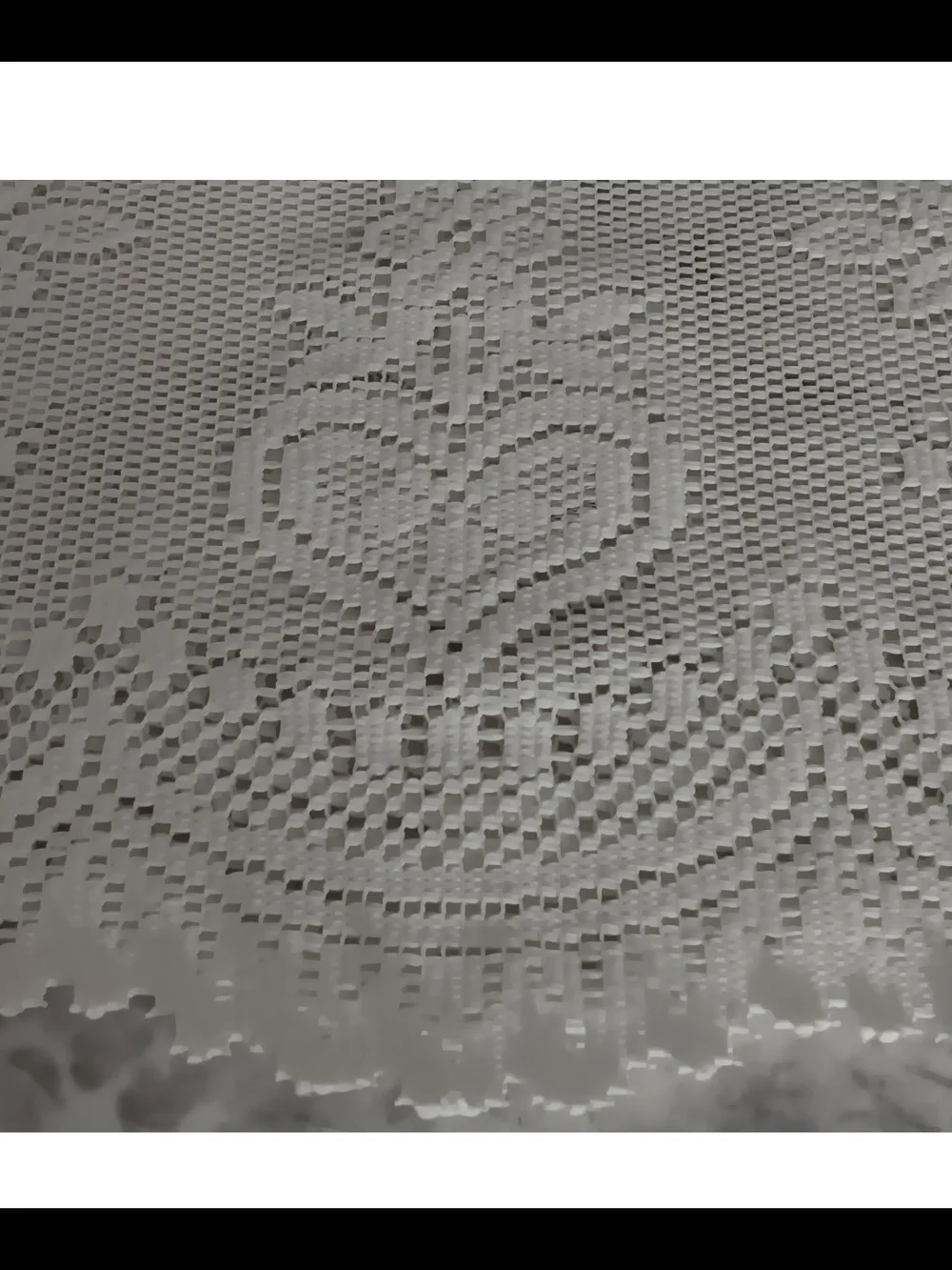 Vintage White Lace Table Runner – Heart & Floral Design – 48